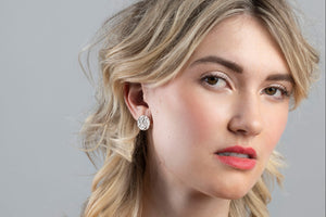 Boucles d’Oreilles Médaillon Minéral Audacieuse