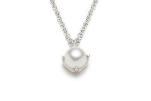 Vintage Pearl Pendant Necklace