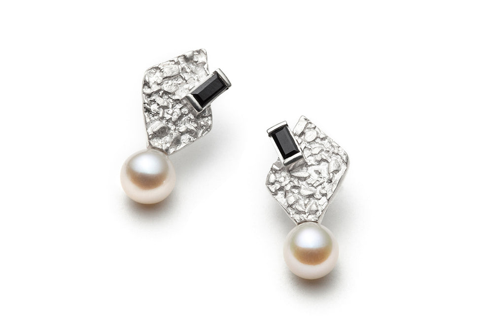 
            
                Load image into Gallery viewer, Ethereal Pearl Spinel Earrings
            
        