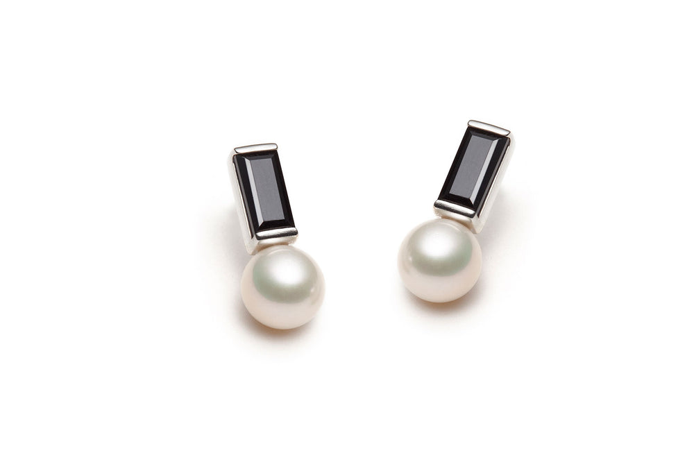 
            
                Load image into Gallery viewer, Baguette and Pearl Earrings in Silver with Black Spinels
            
        